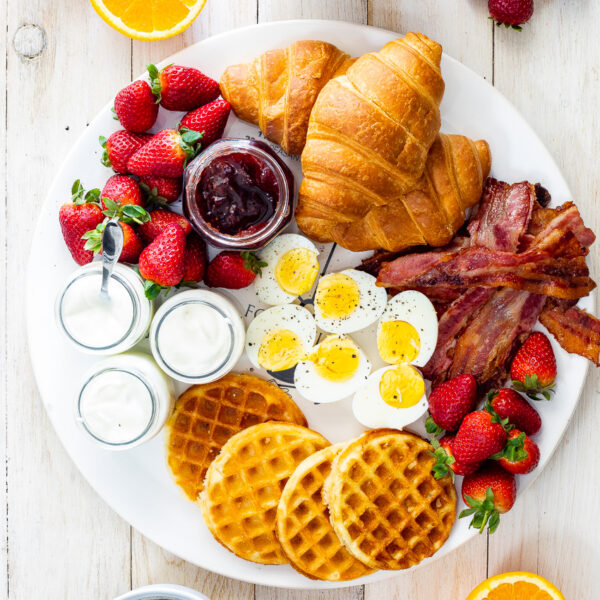 อาหารตอนเช้า เป็นอาหารมื้อแรกของวันที่มีความสำคัญต่อร่างกายของมนุษย์